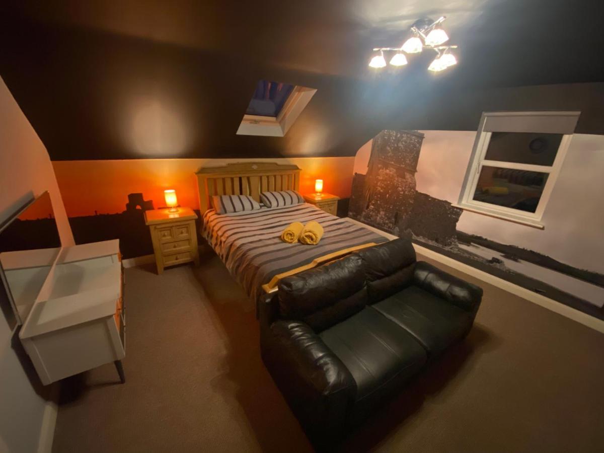 אניסקילן Sleeps 12 Hot Tub Sauna Cinema Pets Welcome מראה חיצוני תמונה