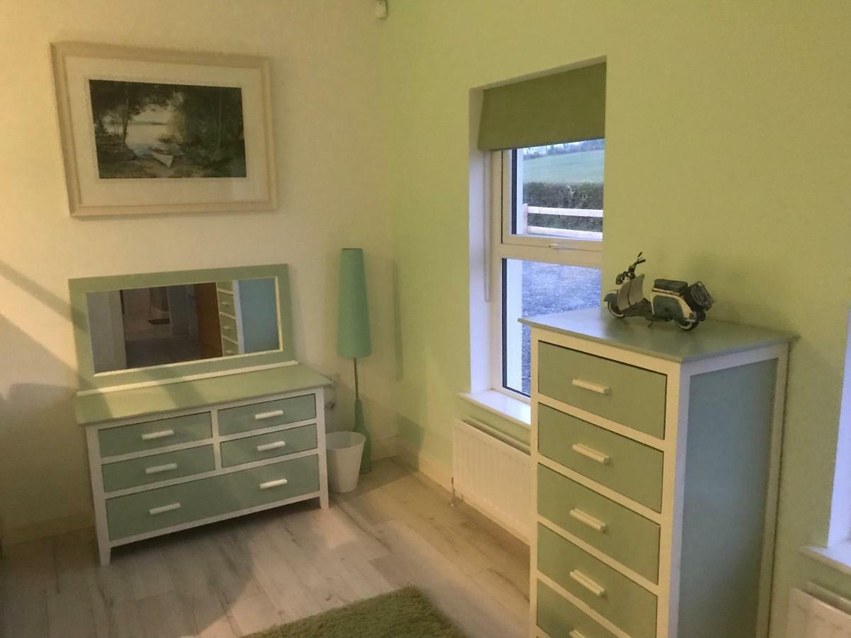 אניסקילן Sleeps 12 Hot Tub Sauna Cinema Pets Welcome מראה חיצוני תמונה